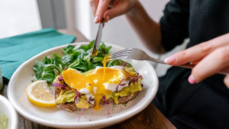 A e rrit kolesterolin konsumimi i vezëve? Ja ç’thonë ekspertët