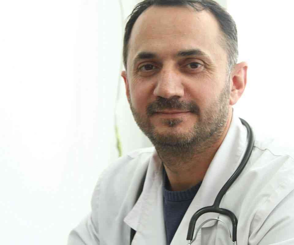 Cka është ekinokoku dhe si manifestohet ai në organizëm? Shpjegon gastroenterohepatologu, Dr. Visar Zekaj