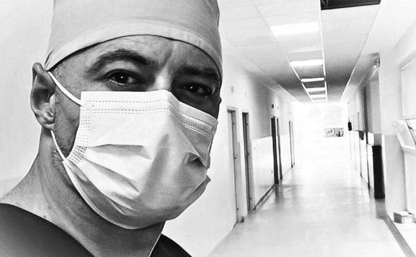 Infermieri i QKUK-së refuzon kompensimin prej 150 euro dhënë nga Qeveria, e cilëson ofendues