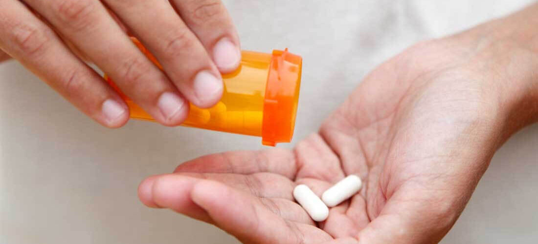 Pse antibiotikët ju bëjnë të ndiheni të etur?