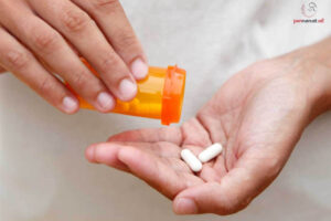 Pse antibiotikët ju bëjnë të ndiheni të etur?