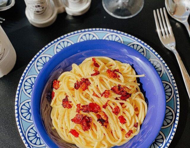 Krenaria e kuzhinës romane, ja si të përgatisni spaghetti Carbonara