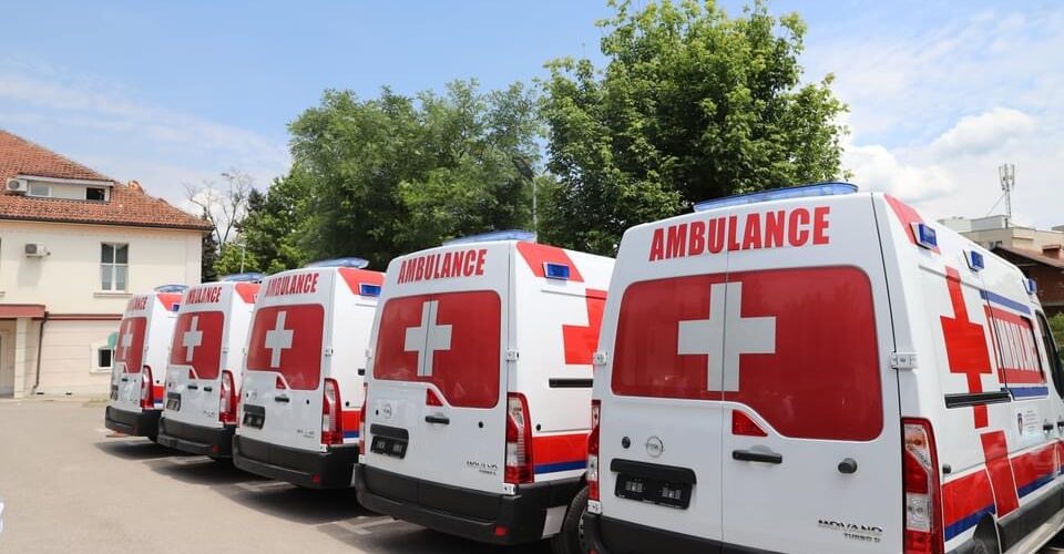 Kujdesi parësor shëndetësor me autoambulanca të reja