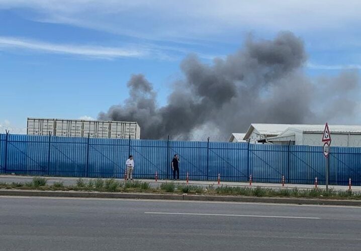 Zjarr i madh në Zonën Industriale në Prishtinë