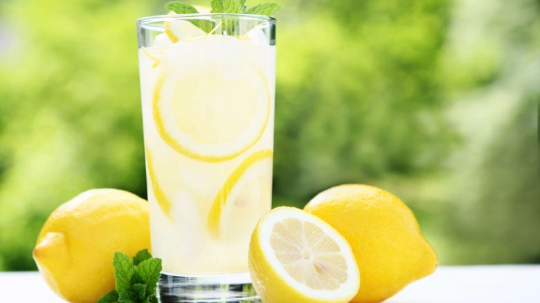 Forconi imunitetin dhe rigjallëroni organizmin me limonadë shtëpie