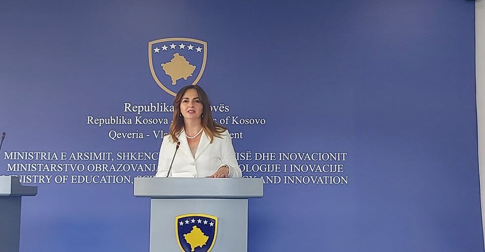 Shtyhet për dy javë procesi mësimor në Kosovë