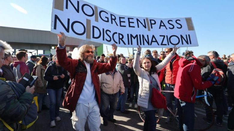 Italianët protestuan kundër masave COVID-19, shtohen numrat e të infektuarve me virus