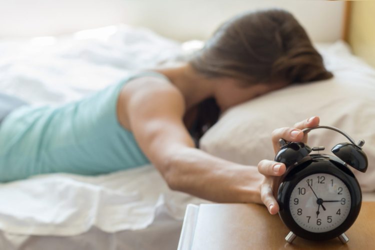 Zgjohuni 1 orë më herët në mëngjes për të larguar depresionin
