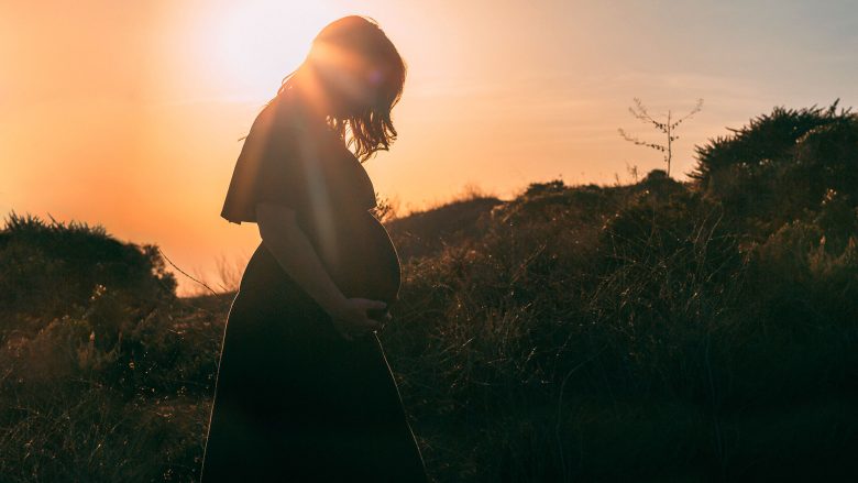 A mund të mbeteni shtatzënë gjatë menstruacioneve?
