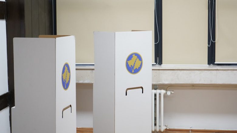 MAShTI: Në shkollat ku mbahen votimet për balotazh, të hënën mësimi mbahet online