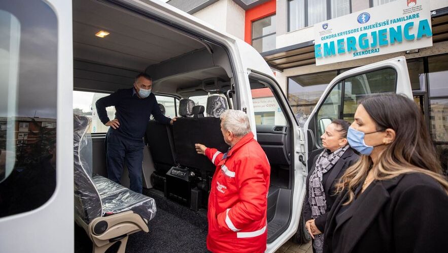 QKMF e Skënderajit pranon automjetin e ri për dërgimit të pacientëve në hemodializë