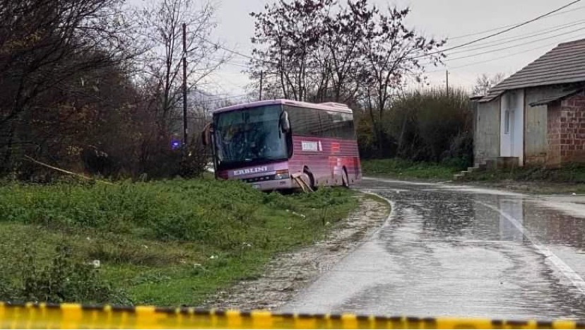 Tre të dyshuar janë arrestuar për vrasjet në Gllogjan