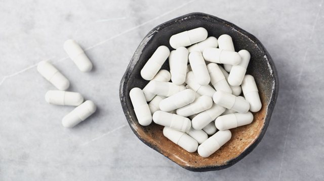 3 gjëra që duhet t’i dini para se të merrni pilula kolagjeni