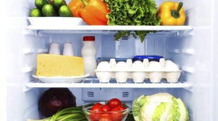 Sa kohë mund të qëndrojnë ushqimet e gatshme në frigorifer?
