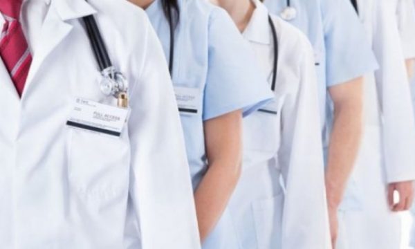 Kardiologët do të vazhdojnë grevat kundër vendimit të MSh-së, po presin edhe një vendim të kushtetueses