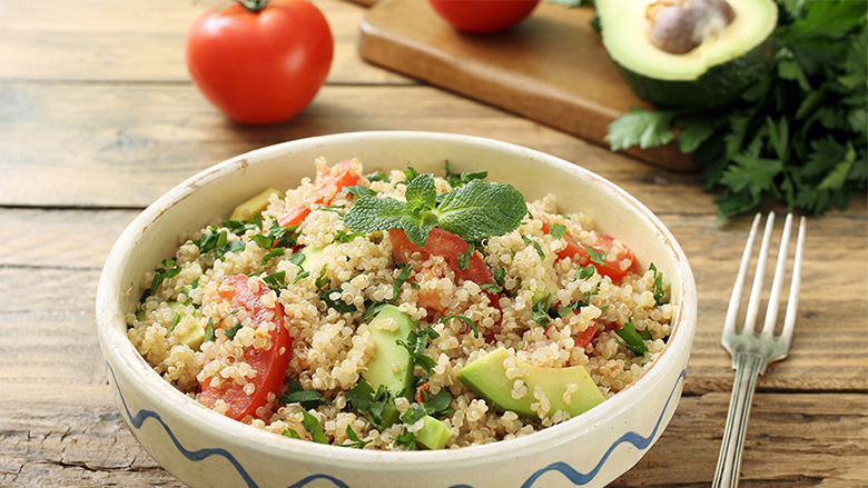 Sallatë me quinoa dhe perime