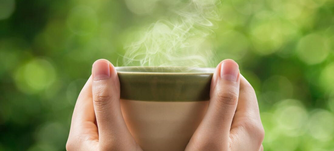 Ky çaj i kombinuar bashkë me kanellë ju ndihmon për rënie në peshë