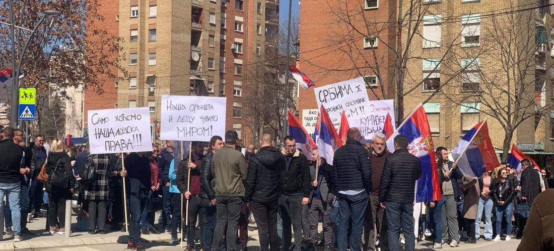Nis protesta e serbëve në veri