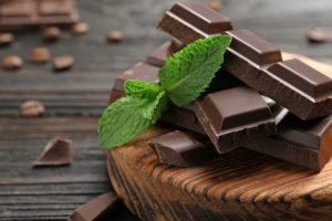 Ja benefitet e çokollatës së zezë në shëndetin tuaj