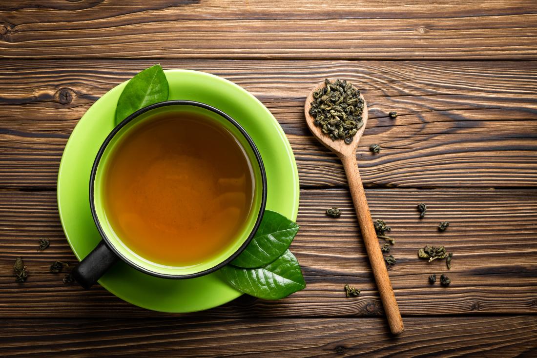 Kivi dhe çaj jeshil kombinim për forcim të imunitetit
