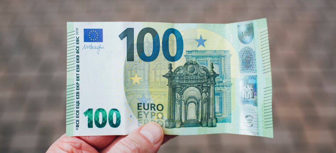 Hapet web faqja për të aplikuar për mbështetjen prej 100 euro për punëtorët