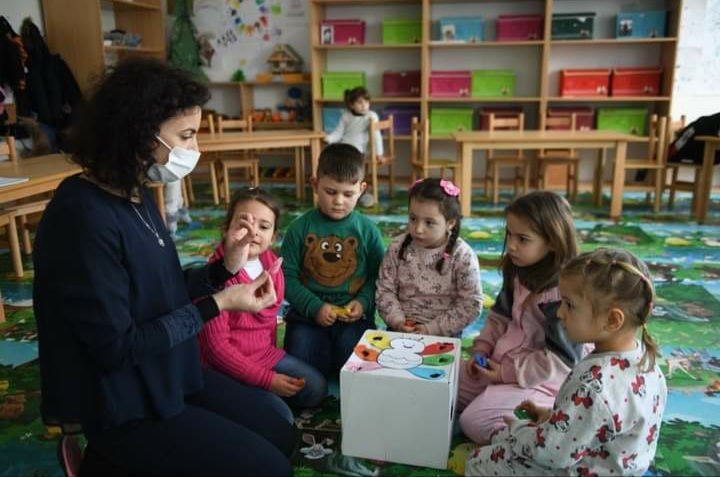 Unicef Kosova trajnon 117 edukatorë parashkollorë rreth edukimit të hershëm