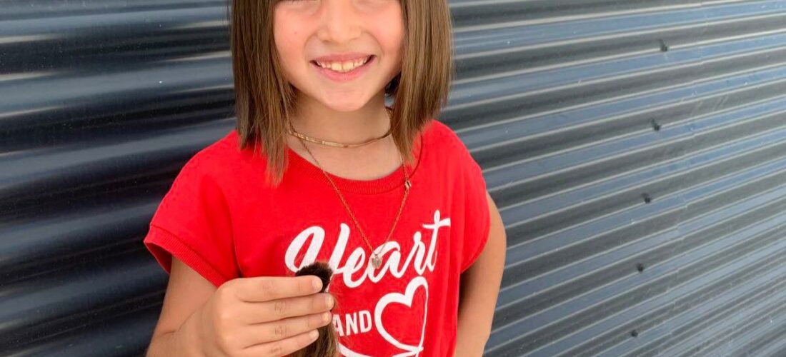 Vogëlushja nga Prishtina i dhuron flokët e saj për bashkëmoshatarët e sëmurë me kancer