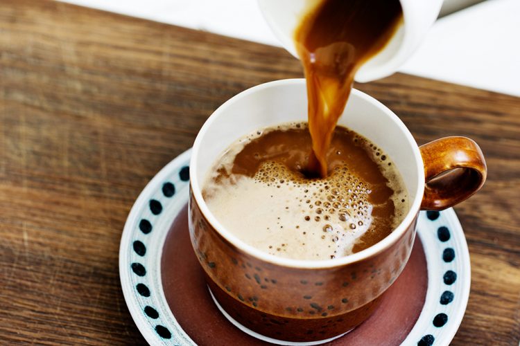 A është mirë të pish kafe kur je i sëmurë?