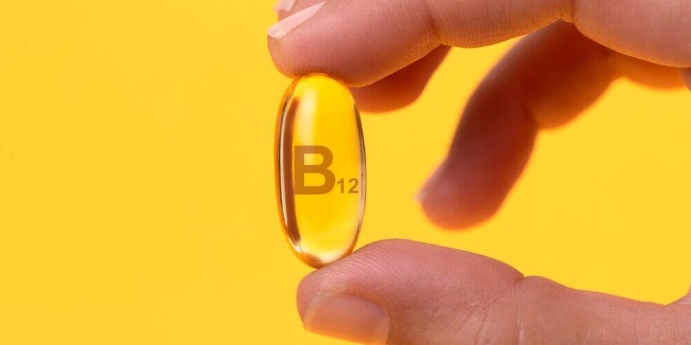 Çfarë e Shkakton Mungesën e Vitaminës B12 dhe Si ta Zëvendësoni