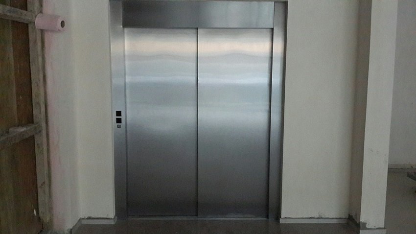 Tre të lënduar nga rënia e ashensorit në Emshir