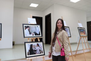 Dita Botërore e Sindromës Down: Mbahet ekspozita ‘Kush jam unë’ në qytetin e Pejës