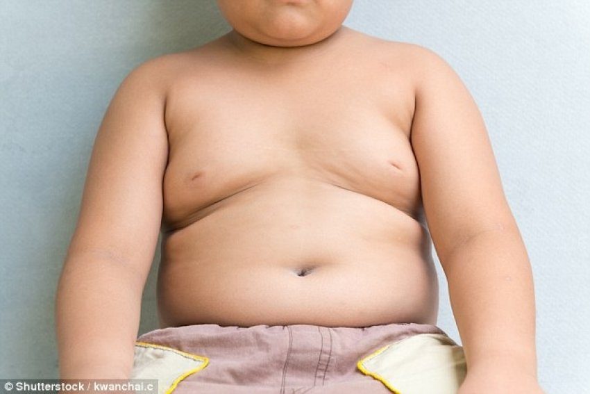 A ndikon darka e vonë në shtimin e peshës te fëmijët?