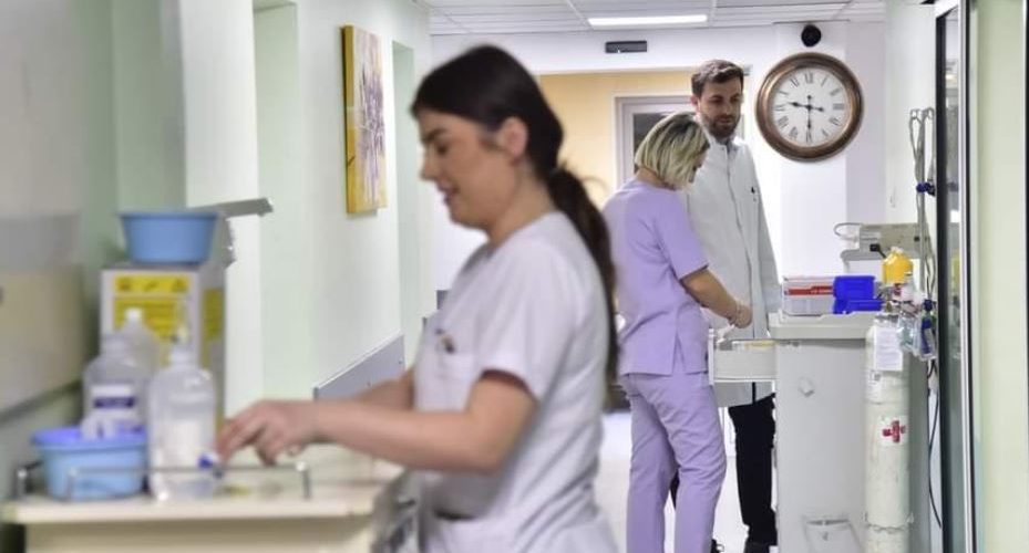 Nis rinovimi i Klinikës së Onkologjisë, pacientët zhvendosen në hapësira të tjera