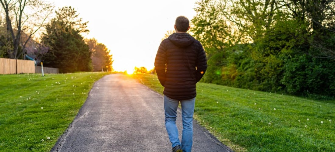 Shkencëtarët zbulojnë se sa duhet të ulemi dhe të qëndrojmë në këmbë gjatë ditës