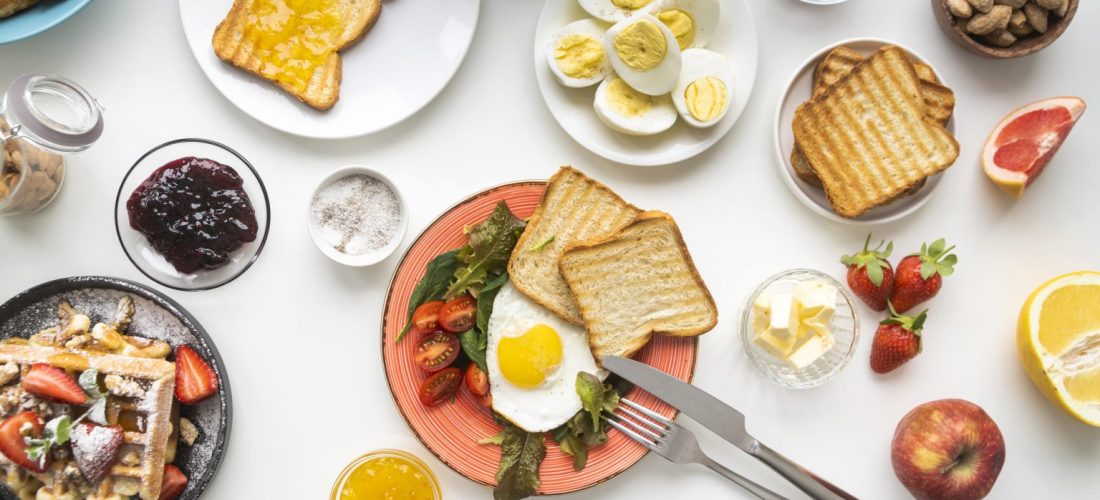 Ngrënia e mëngjesit iu ndihmon të humbni peshë