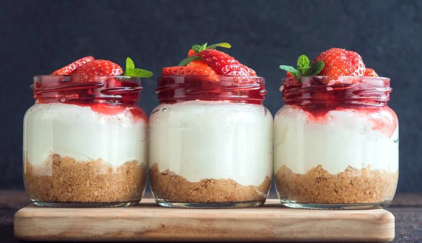 Cheesecake me luleshtrydhe – Lehtë dhe shpejtë