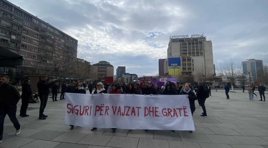 Dhunimi i 13-të vjeçares – Përmes protestës kërkohet siguri për gratë