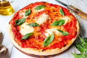 Si të përgatisim pizza margarita?