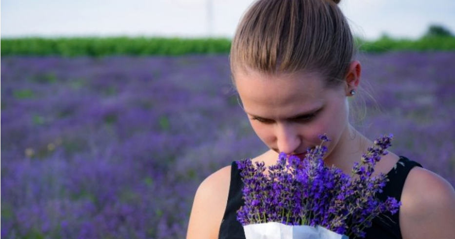 Studim: Aroma e mirë ndihmon në trajtimin e depresionit