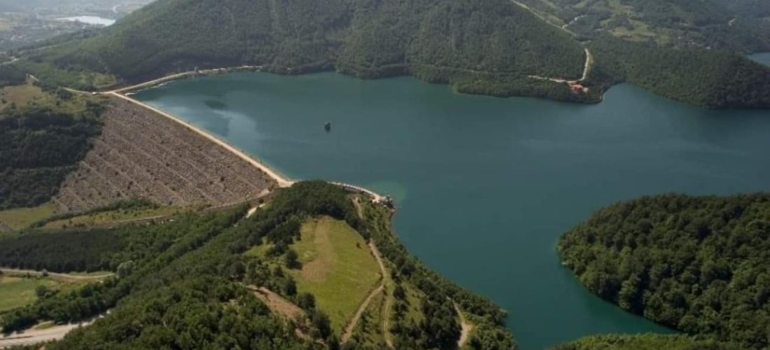 Liqeni i Ujmanit tashmë me simbole zyrtare të Kosovës