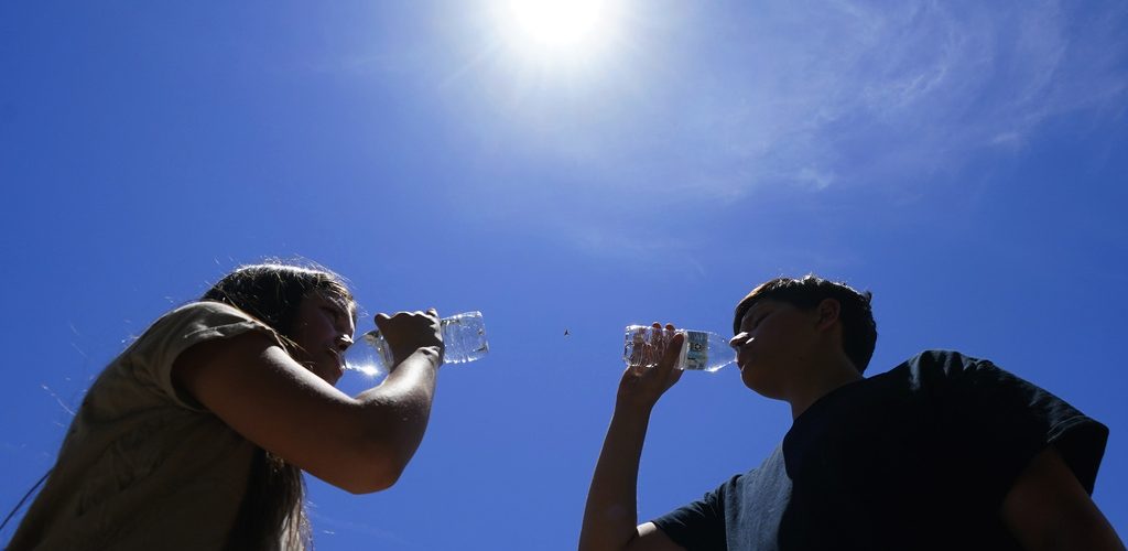 Mjekët apelojnë për kujdes gjatë temperaturave ekstreme
