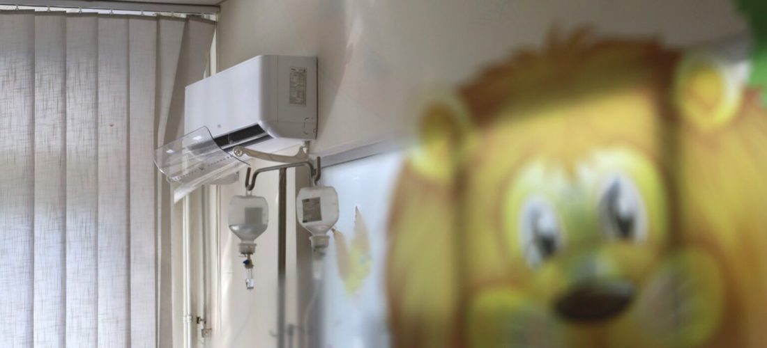 Vendosen 20 klima efiçiente në Klinikën e Pediatrisë në QKUK