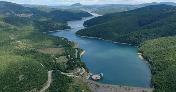 Uji i Badocit s’duhet të pihet edhe nëse vlohet – situata me mangan vazhdon edhe për së paku dy javë