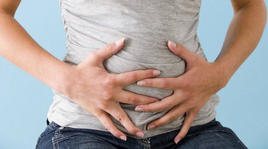 Këto janë disa nga simptomat e kancerit të vezorëve