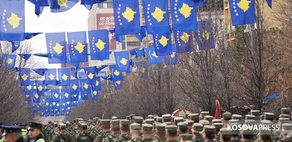 Sot në Prishtinë parakalojnë FSK dhe Policia e Kosovës
