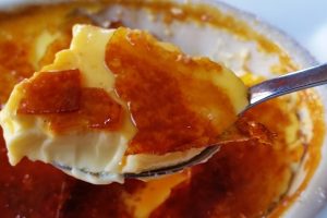 Krem Karamel me Mjaltë – Ëmbëlsi Delikate