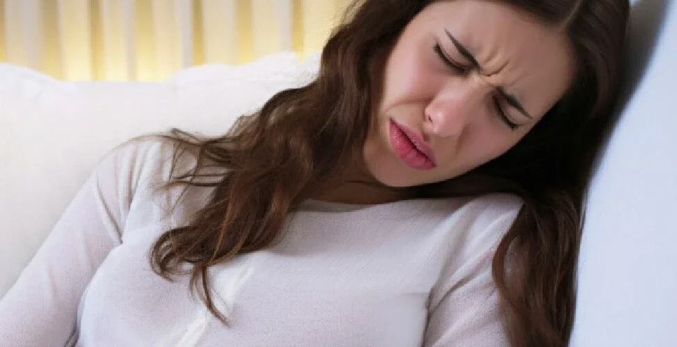 Kanabisi funksionon më mirë se ilaçet për gratë me endometriozë, thotë studimi