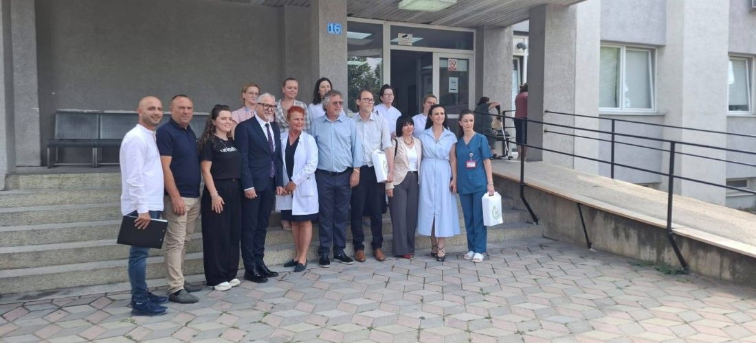 Ministri i Shëndetësisë dhe përfaqësuesit e UNICEF-it vizitojnë Spitalin e Përgjithshëm në Gjilan në kuadër të Javës Botërore të Ushqyerjes me Qumësht Gjiri