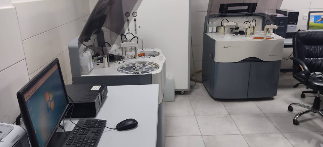 370 pacientë dhe mbi 4,000 analiza vetëm dje në Spitalin e Përgjithshëm në Pejë