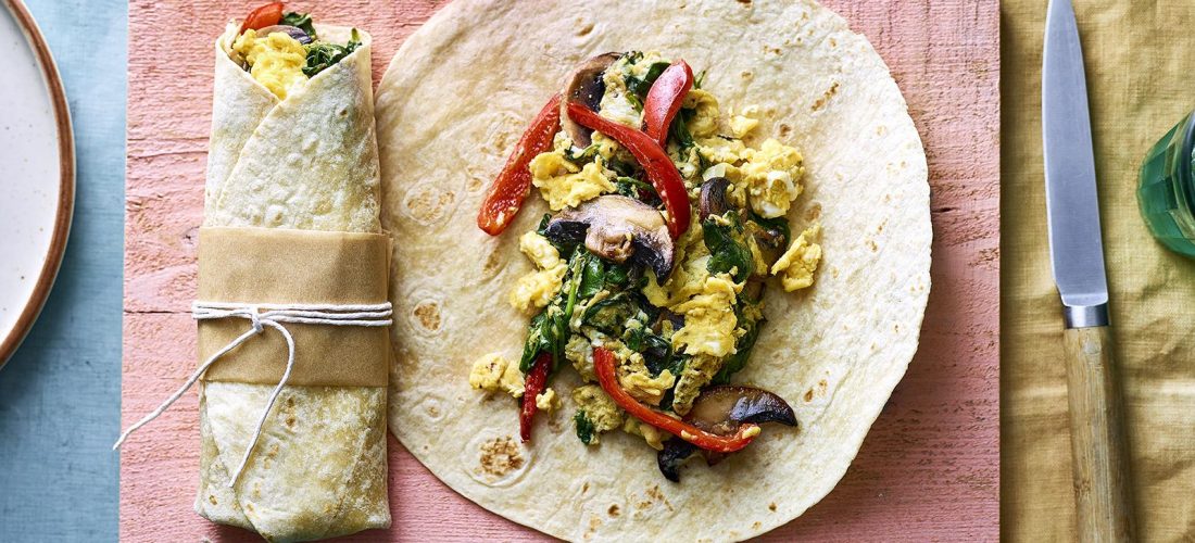 Tortilla e shpejtë me vezë dhe perime për mëngjes